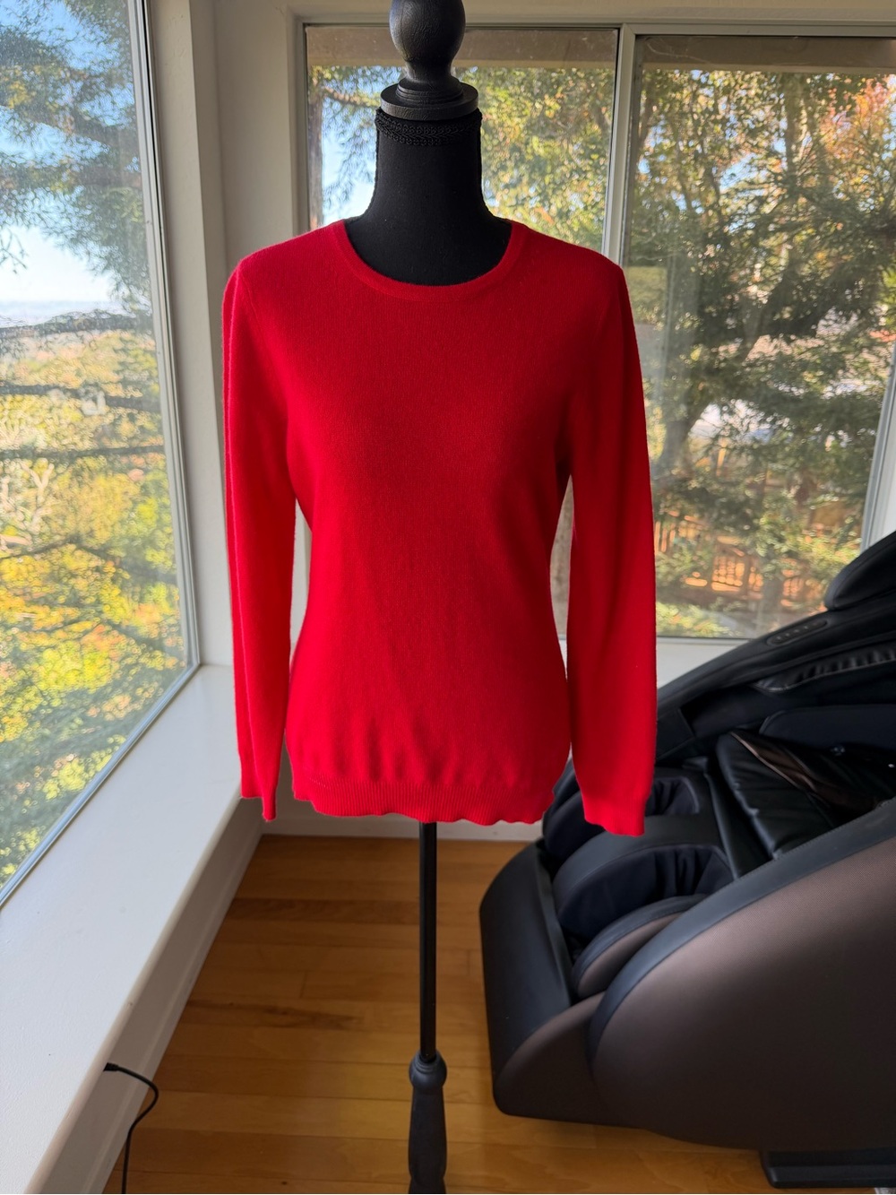 Like new Red Women's Crewneck 100% Cashmere Sweater